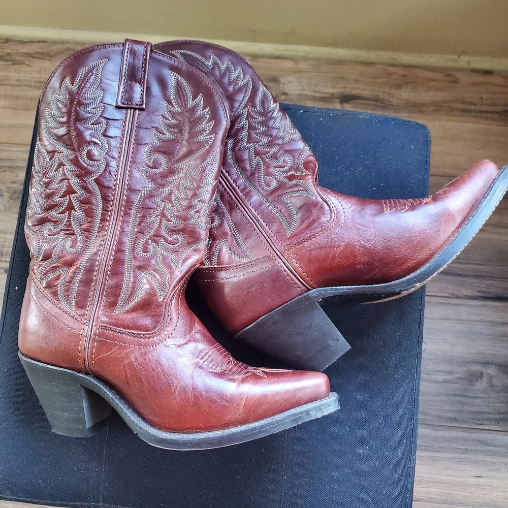 Laredo authentic cowboy boots so 6 wmns
